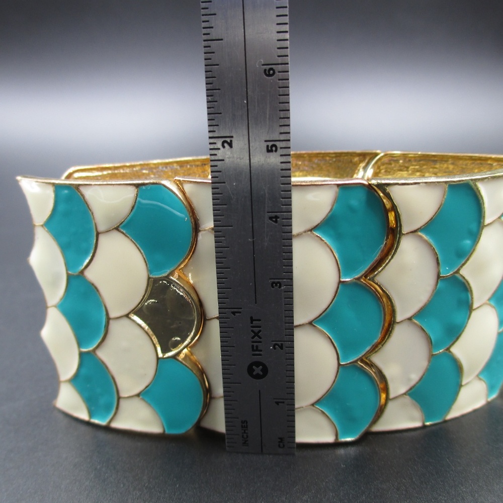 Vintage Blue & White Scale Style Metal Bracelet - Picture 4 of 4